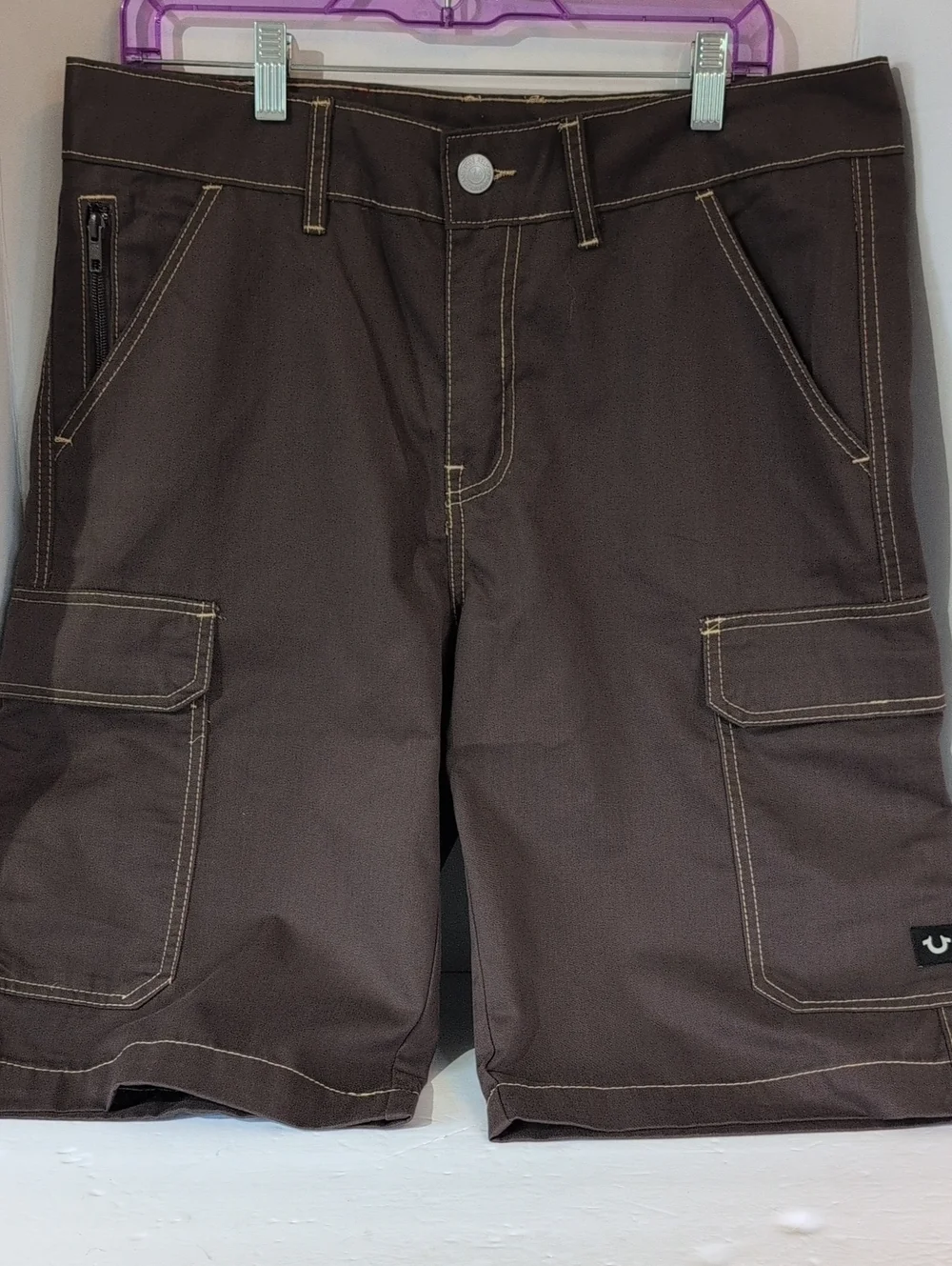 NWT True Religion Dark Brown Cargo Shorts with Contrast Stitching Men's 32